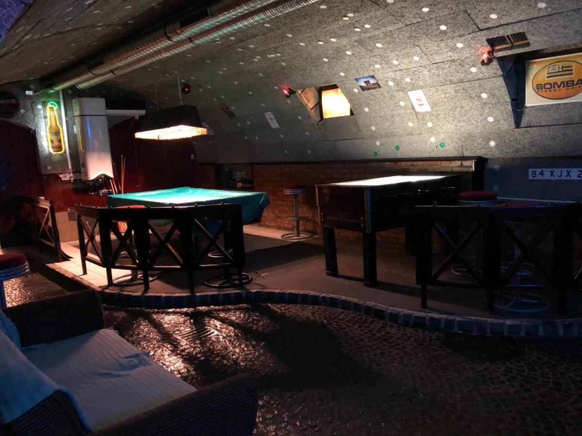 Whole Basement Former Pub 5 For Stag Do Budapest Exterior photo