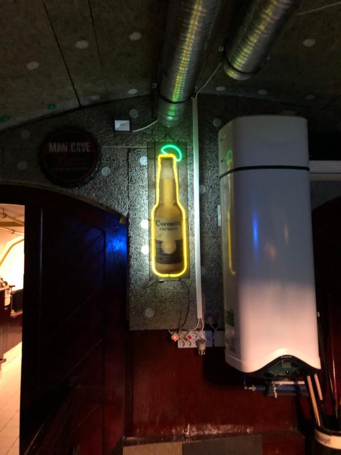 Whole Basement Former Pub 5 For Stag Do Budapest Exterior photo