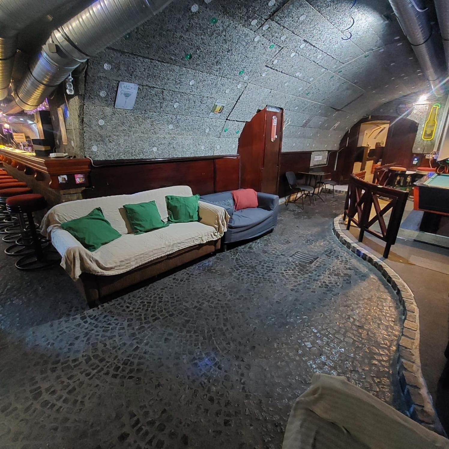 Whole Basement Former Pub 5 For Stag Do Budapest Exterior photo
